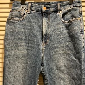 Worn in stretchy Mom Jeans from AE size 6R